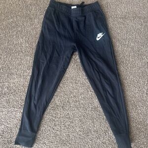 Nike Sportswear club